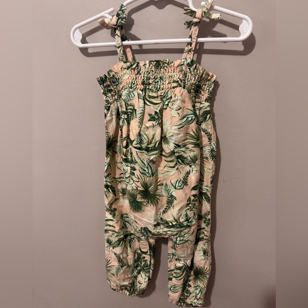Old Navy Green and Pink Leaf Print Outfit